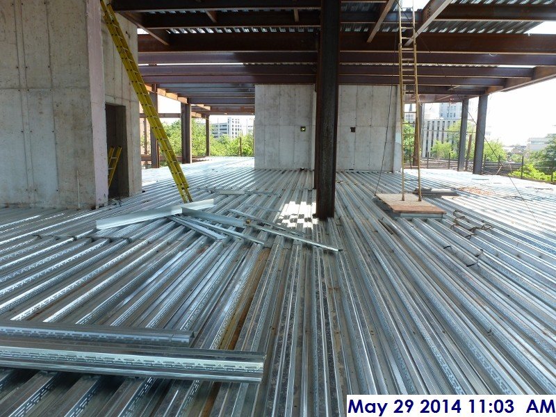 Metal Decking at Derrick -1, -2 2nd Floor Facing East (800x600)